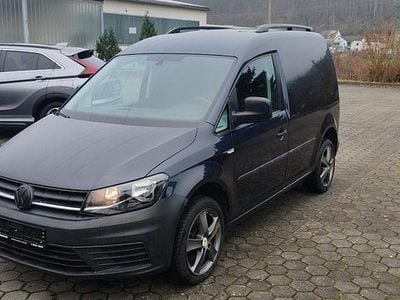 Usata VW Caddy 102 CV (75 kW) 2017 Blu Monovolume