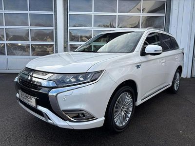 Weiß Gebraucht 2018 Mitsubishi Outlander P-HEV Plus SUV | 19.990 € (Fairer Preis)