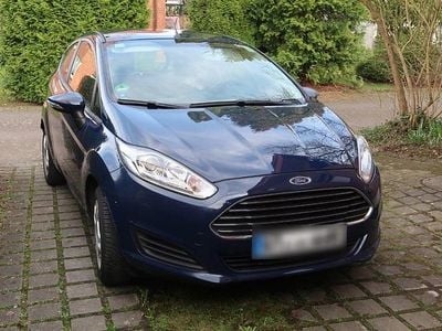 Second-hand Ford Fiesta Trend 80 CP (58 kW) 2015 Albastru Berlinǎ