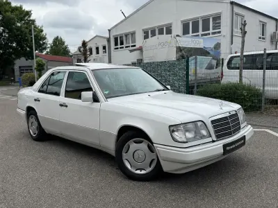 Brugt Mercedes E220 150 HK (110 kW) 1994 Hvid Sedan
