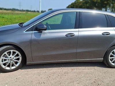 Mercedes B200