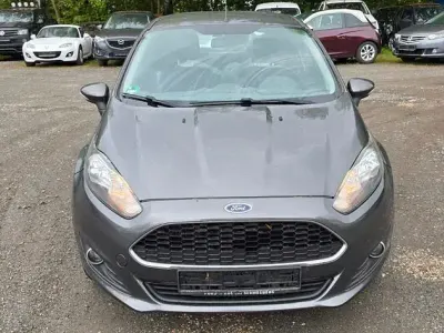 Gebraucht Ford Fiesta Celebration 101 PS (74 kW) 2017 Grau Kleinwagen