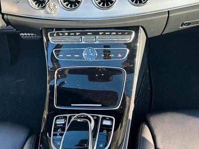 Usata Mercedes E300 245 CV (180 kW) 2018 Bianco Cabrio