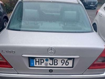 Gebraucht Mercedes 180 122 PS (89 kW) 1997 Silber Limousine