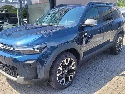 Neu Dacia Bigster Journey 140 PS (102 kW) 2026 Blau SUV