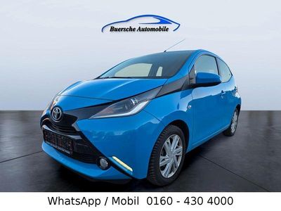 Second-hand Toyota Aygo X-play 69 CP (50 kW) 2017 Albastru Hatchback