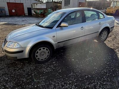 Silber Gebraucht 2001 VW Passat Limousine | 1.500 € (Fairer Preis)