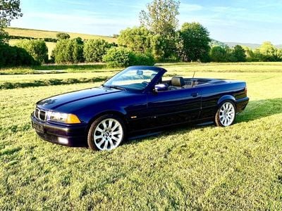 Gebraucht BMW 320 Cabriolet 150 PS (110 kW) 1997 Blau Cabrio