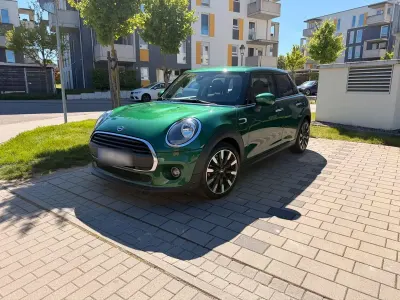 Begagnad Mini ONE Classic 102 HK (75 kW) 2021 Grön Halvkombi