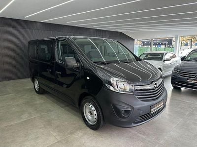 Schwarz Gebraucht 2017 Opel Vivaro Van / Kleinbus | 16.950 € (Fairer Preis)