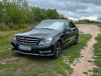 Gebraucht Mercedes C220 Avantgarde 170 PS (125 kW) 2014 Schwarz Limousine