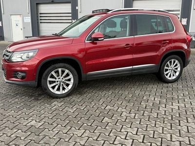 Gebraucht VW Tiguan Sportline 122 PS (89 kW) 2012 Rot SUV
