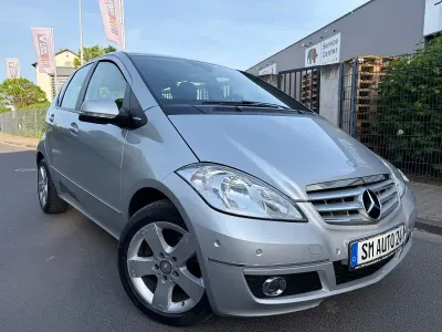 Gebraucht Mercedes A180 109 PS (80 kW) 2010 Silber Limousine