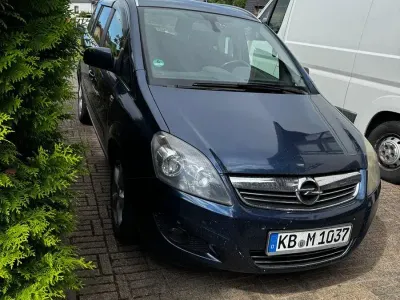 Gebraucht Opel Zafira Family 125 PS (91 kW) 2011 Blau Van / Kleinbus