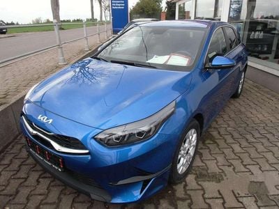 Blue flame metallic Gebraucht 2021 Kia Ceed Kleinwagen | 19.900 € (Fairer Preis)