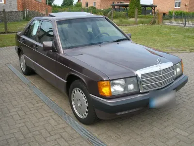 Gebraucht Mercedes 190 122 PS (89 kW) 1991 Violet Limousine