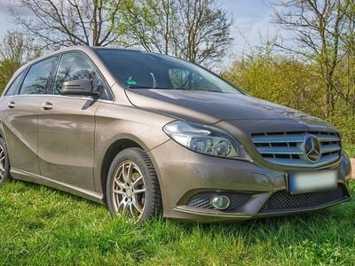 Second-hand Mercedes B180 122 CP (89 kW) 2012 Gri Monovolum