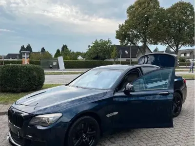 Gebraucht BMW 750 M Sport 409 PS (300 kW) 2010 Blau Limousine