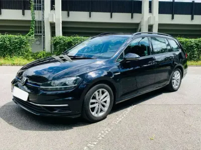 Gebraucht VW Golf VII Highline 131 PS (96 kW) 2018 Schwarz Kombi