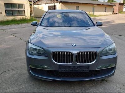 Grau Gebraucht 2009 BMW 730 Limousine | 9.999 € (Guter Preis)
