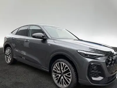 Neu Audi Q5 Sportback Sport 204 PS (150 kW) 2026 Grau SUV