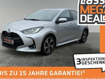 Gebraucht Toyota Yaris Hybrid 116 PS (85 kW) 2024 Silber Limousine
