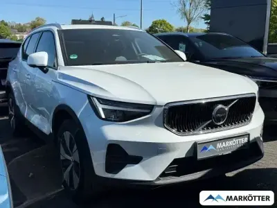 Second-hand Volvo XC40 Core 163 CP (119 kW) 2023 Alb SUV