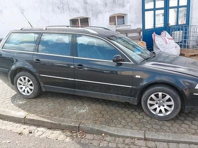 Gebraucht VW Passat 115 PS (84 kW) 2001 Schwarz Kombi