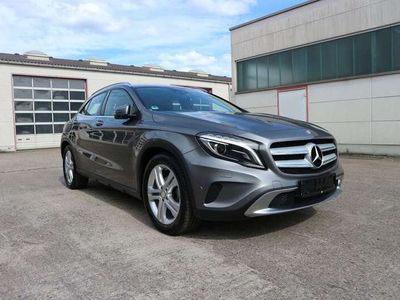 gebraucht Mercedes GLA200 *Aut*LED*AHK*Navi*Teilleder*R-Kamera