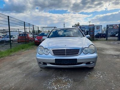 Second-hand Mercedes C180 143 CP (105 kW) 2002 Argintiu Break