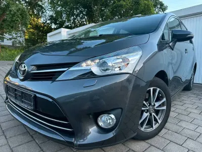 Gebraucht Toyota Verso 147 PS (108 kW) 2013 Grau Van / Kleinbus