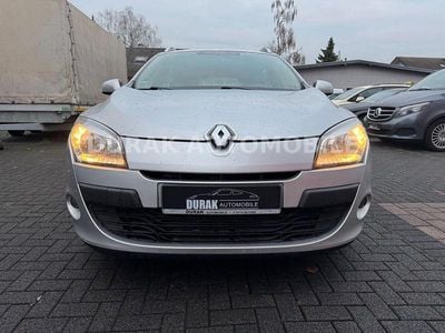 Platingrau Gebraucht 2012 Renault Mégane GrandTour Expression Kombi | 2.499 € (Fairer Preis)