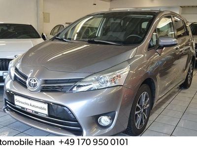 Gebraucht Toyota Verso Skyview Edition 111 PS (81 kW) 2015 Grau Van / Kleinbus
