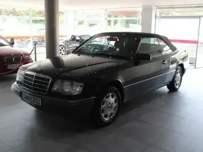 Gebraucht Mercedes E220 Classic 150 PS (110 kW) 1996 Andere Cabrio