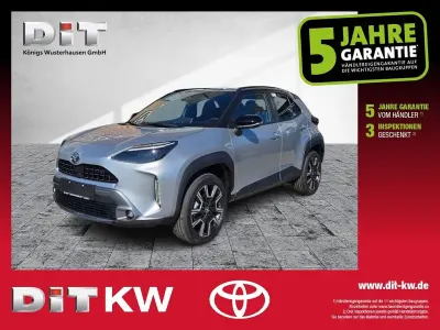 Neu Toyota Yaris Plus 131 PS (96 kW) 2026 Juniper blue (8y8)/ black (202 Kleinwagen