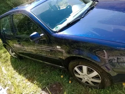 Gebraucht VW Golf IV 75 PS (55 kW) 2000 Blau Kleinwagen