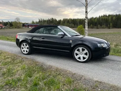 Używany Audi S4 Cabriolet Sport 344 KM (253 kW) 2004 Czarny Kabriolet