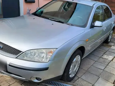 Gebraucht Ford Mondeo 125 PS (91 kW) 2002 Silber Coupé