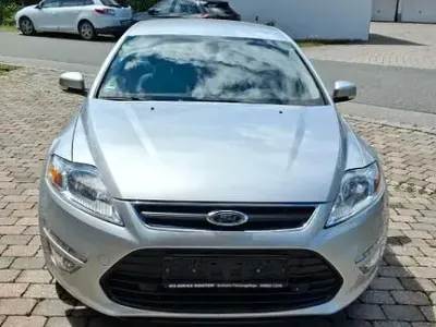 Gebraucht Ford Mondeo Titanium 140 PS (102 kW) 2012 Silber Limousine
