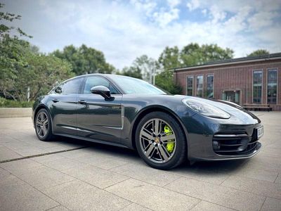 Porsche Panamera 4
