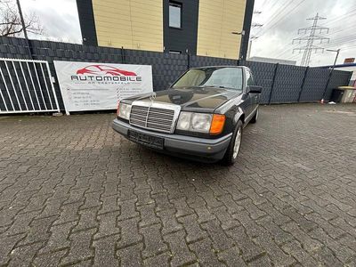 Gebraucht Mercedes 230 132 PS (97 kW) 1989 Schwarz Limousine