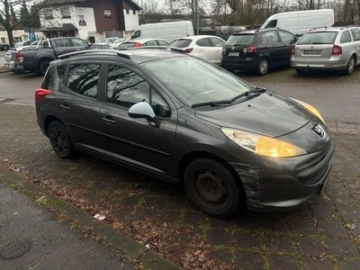 gebraucht Peugeot 207 1.4 Benzin, Klima, Anhängerkupplung