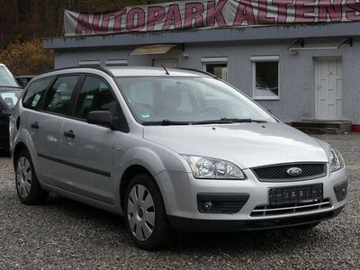 Gebraucht Ford Focus Trend 101 PS (74 kW) 2005 Silber Kombi