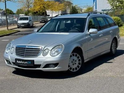 Gebraucht Mercedes E220 170 PS (125 kW) 2006 Iridiumsilber Kombi