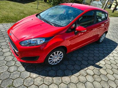 Gebraucht Ford Fiesta 82 PS (60 kW) 2017 Rot Kleinwagen