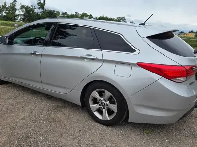 Gebraucht Hyundai i40 Style 177 PS (130 kW) 2012 Silber Kombi