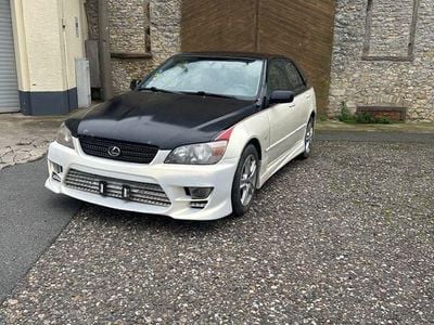 Lexus IS200