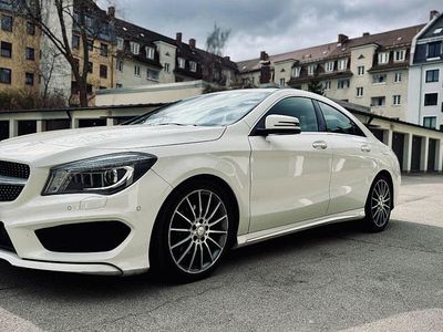 Gebraucht Mercedes CLA180 AMG line 122 PS (89 kW) 2015 Weiß Limousine