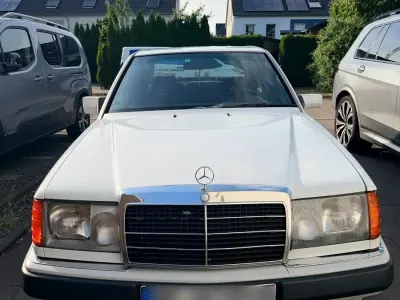 Gebraucht Mercedes E280 193 PS (141 kW) 1993 Weiß Limousine