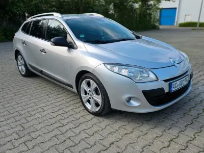 Gebraucht Renault Mégane GrandTour 110 PS (80 kW) 2011 Grau Kombi